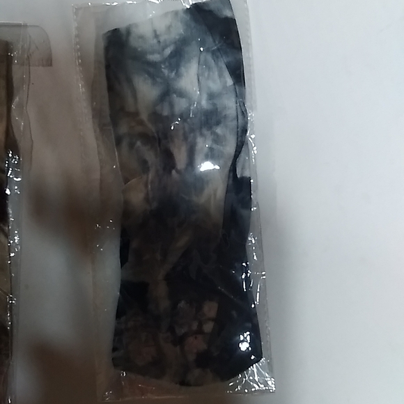 4 Women's Headbands fits all - Picture 2 of 4